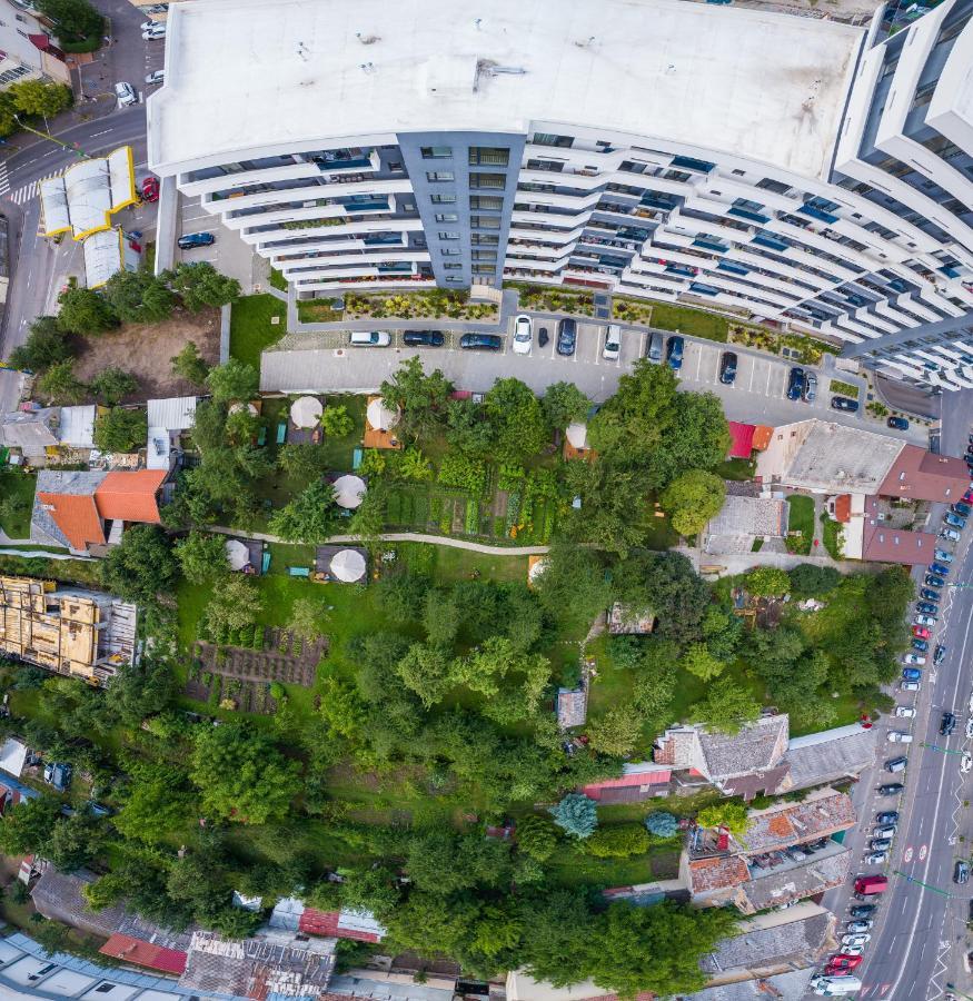 Dragonfly Gardens - The Wagons Hotel บราชอฟ ภายนอก รูปภาพ