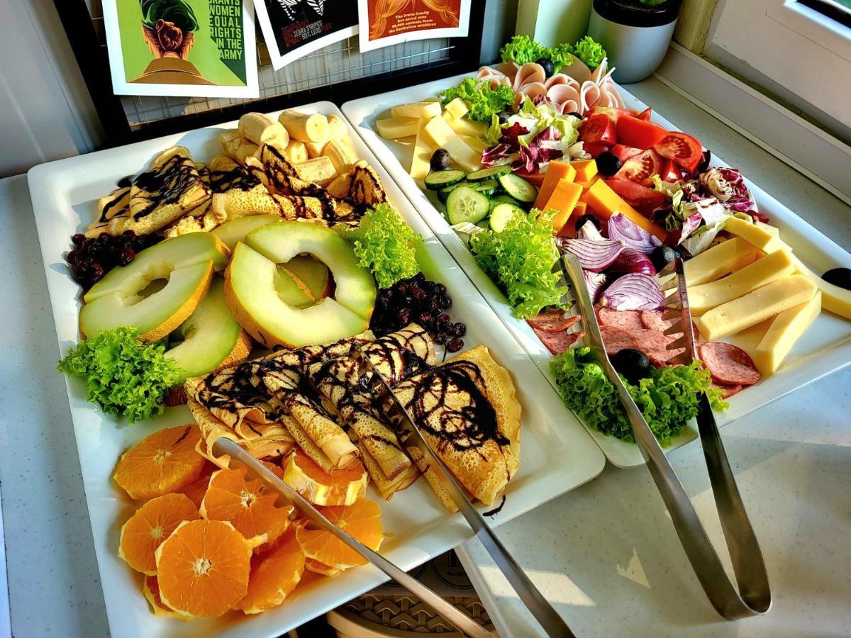 Dragonfly Gardens - The Wagons Hotel บราชอฟ ภายนอก รูปภาพ